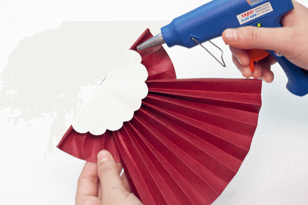 Add the upper part of the angel's rope